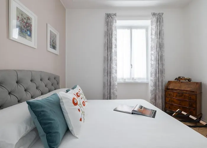 Daire Paolina Garden Flat 4pp
